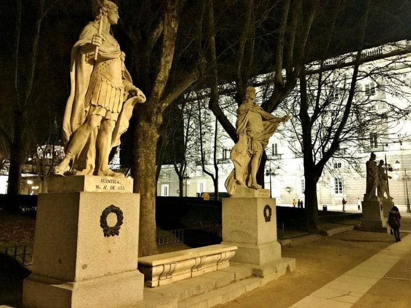 Plaza de Oriente in Madrid night tour