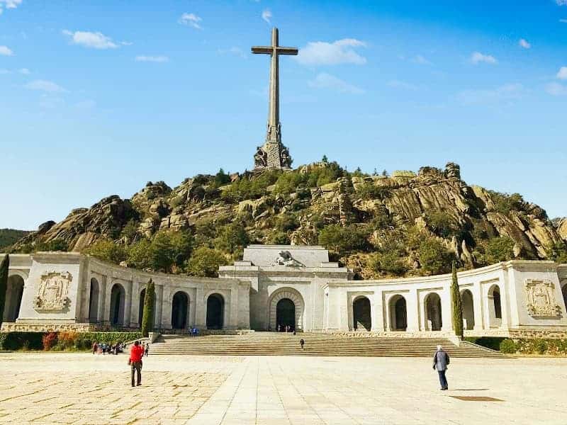 Valle de los Caidos - basílica y cruz