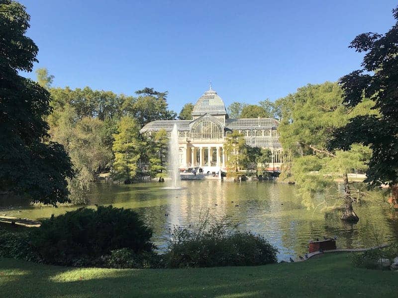 Palacio de cristal y fuente